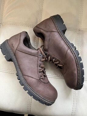 b.o.c. Brown Lace-Up Hiking Boots size 9